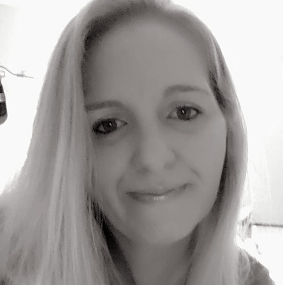 Meet your Posher, Danielle - Picture 1 of 1